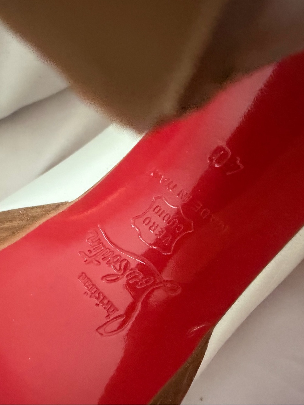 Christian Louboutin White Leather Pumps with Red Soles - Picture 9 of 11